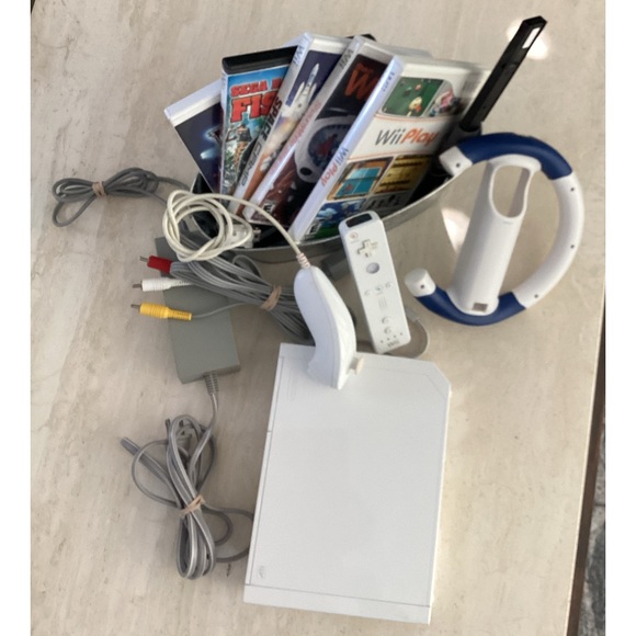 Nintendo Wii Console System & 5 Wii Games Racing Wheel Nintendo RVL-001 Complete - Picture 6 of 16